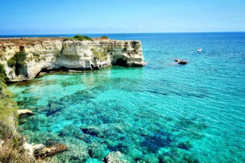 Salento per due emozioni tra ulivi, pietra bianca e mare cristallino